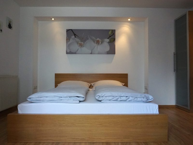 zimmer_bett